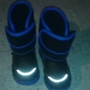 Snow boots
